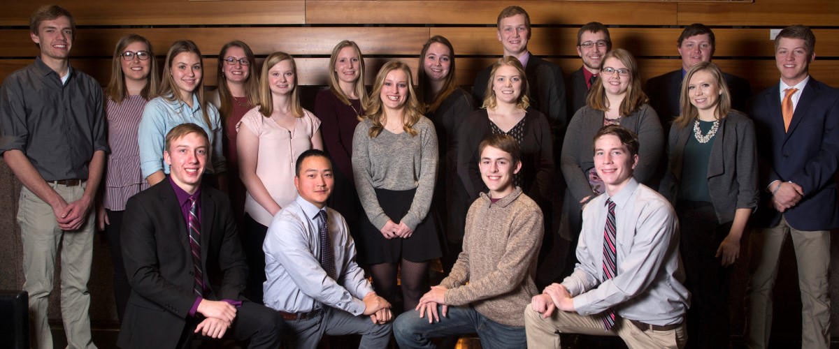 Students pictured received the CFANS Land-Grant Legacy Scholarship in 2019.