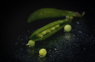 Green sweet peas.